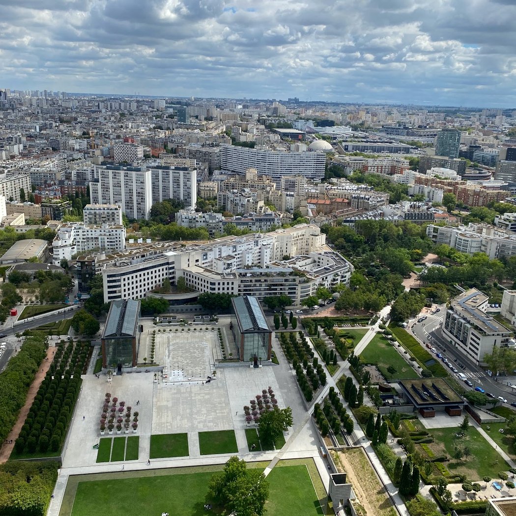Soak up the Modern Atmosphere of Parc André Citroën 2